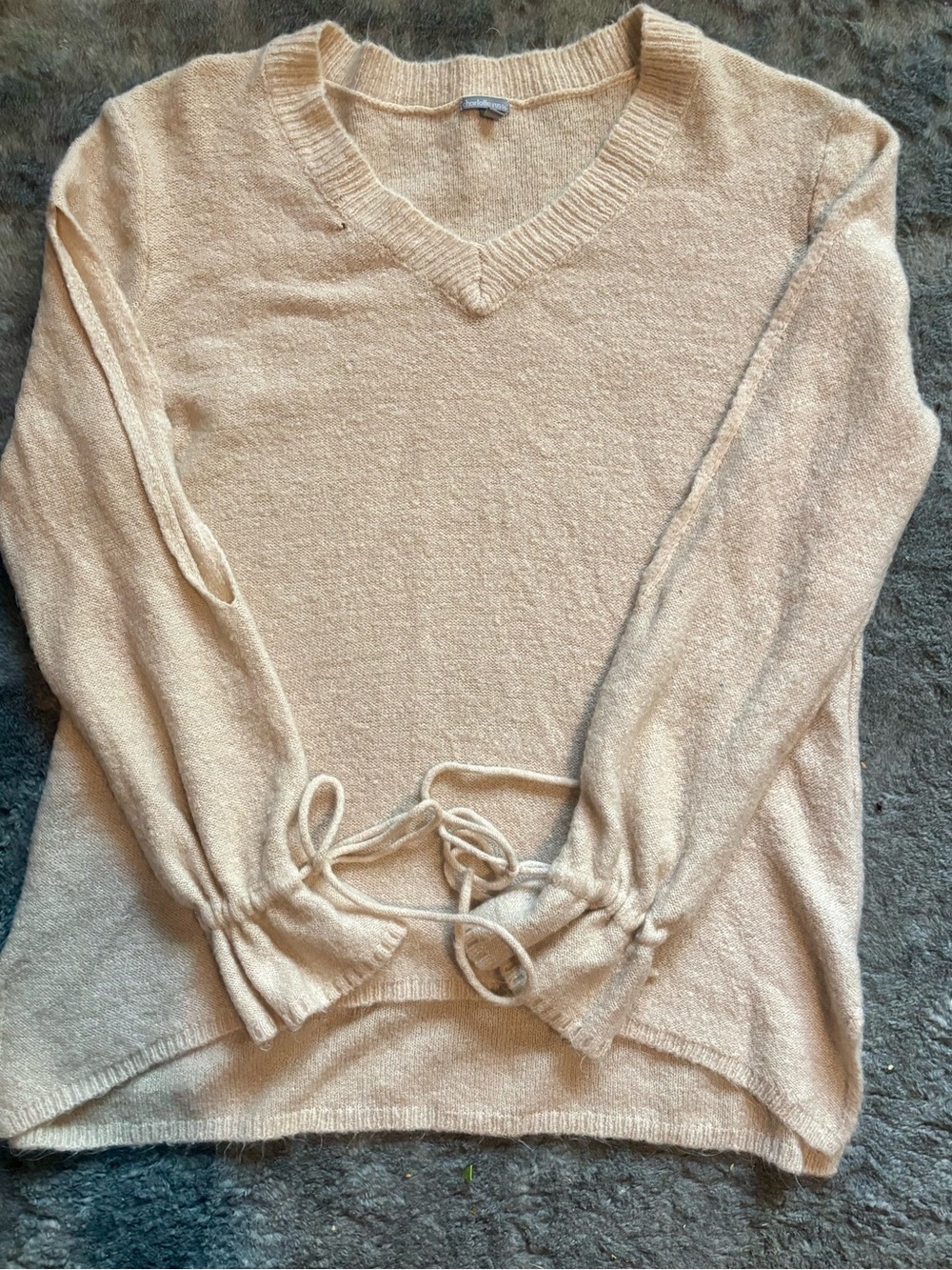 Women’s Cream V-Neck Tie-Sleeve Sweater